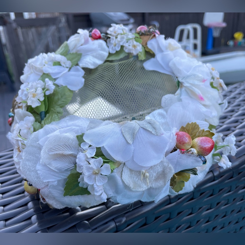 1960s Vintage Women’s Flower Crown Hat